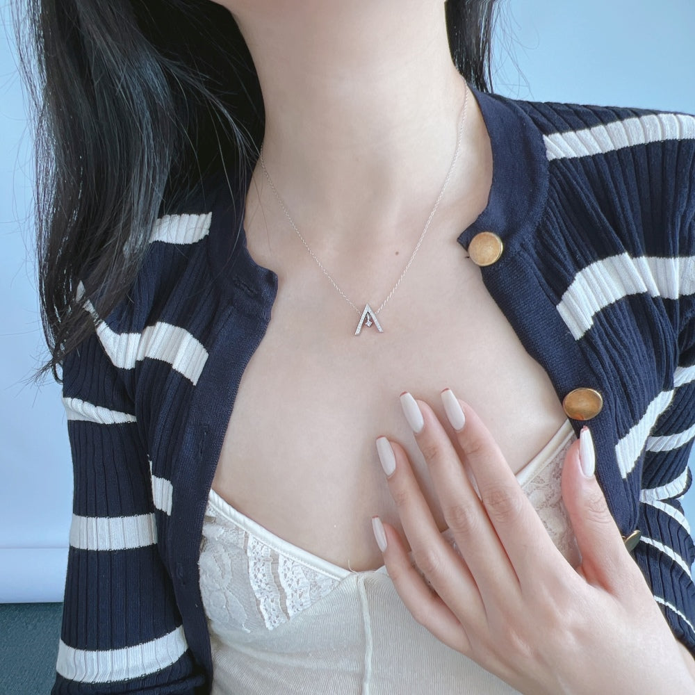 [Regalia jewelry]Sparkling "A" Shape Necklace