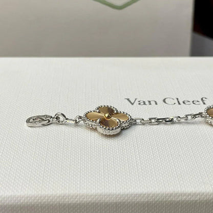 [Regalia jewelry]CLOVER 5 MOTIFS CHRISTMAS LIMITED EDITION BRACELET