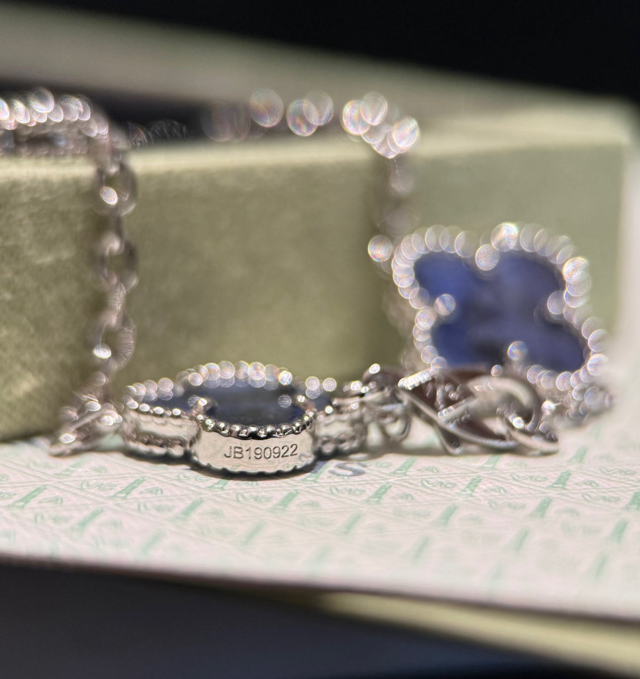 [Regalia jewelry]CLOVER 10 MOTIFS BIDE STONE NECKLACE