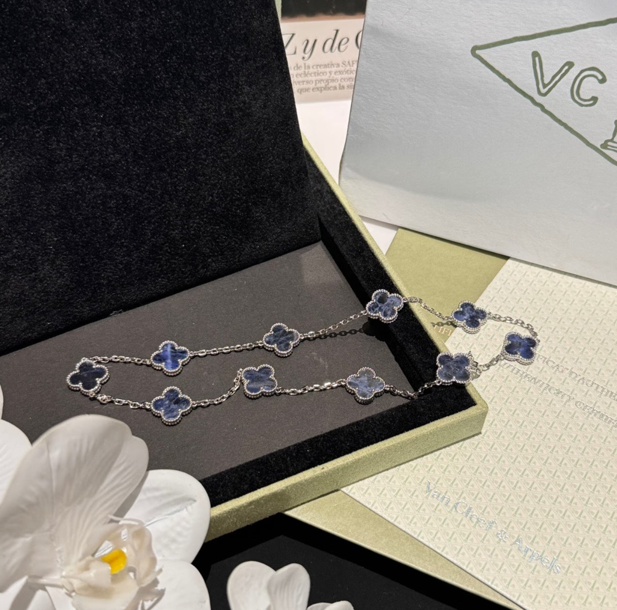 [Regalia jewelry]CLOVER 10 MOTIFS BIDE STONE NECKLACE