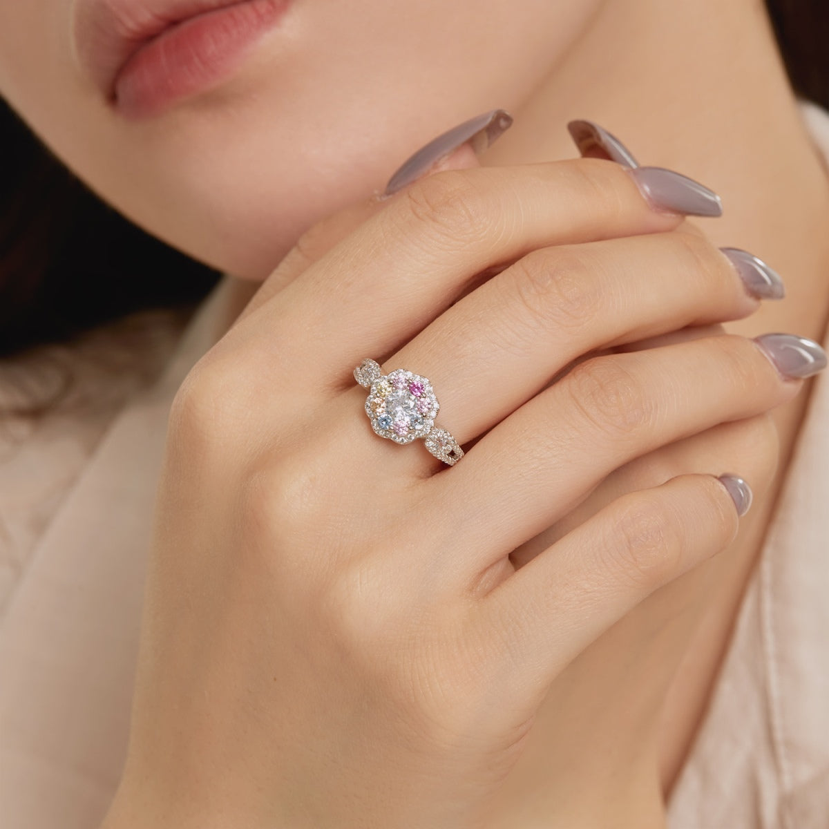 [Regalia jewelry]Delicate Colorful Round Cut Flower Shape Wedding Ring