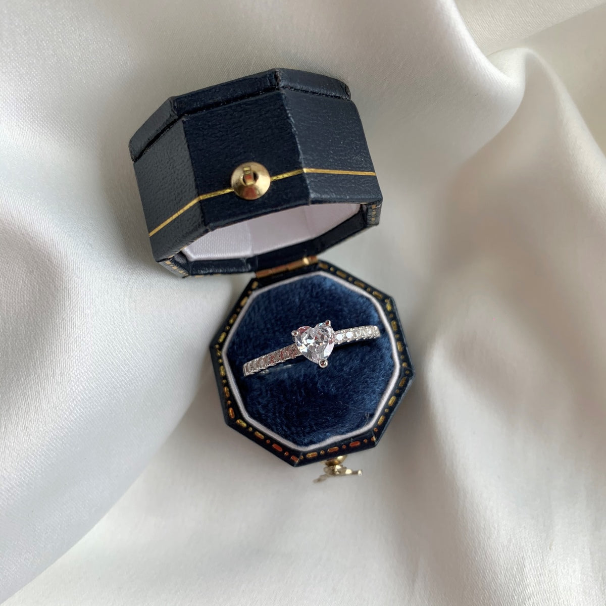 [Regalia jewelry]0.5 Carat CaratEternity Charming Heart Shape Lover Ring