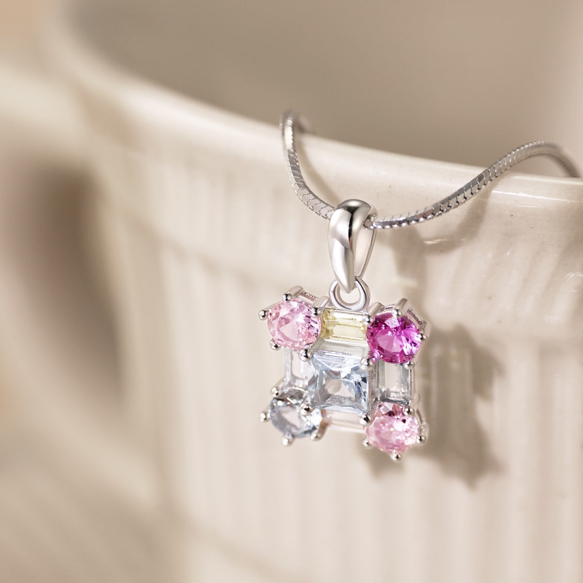 [Regalia jewelry]Gorgeous Multi Colorful Necklace