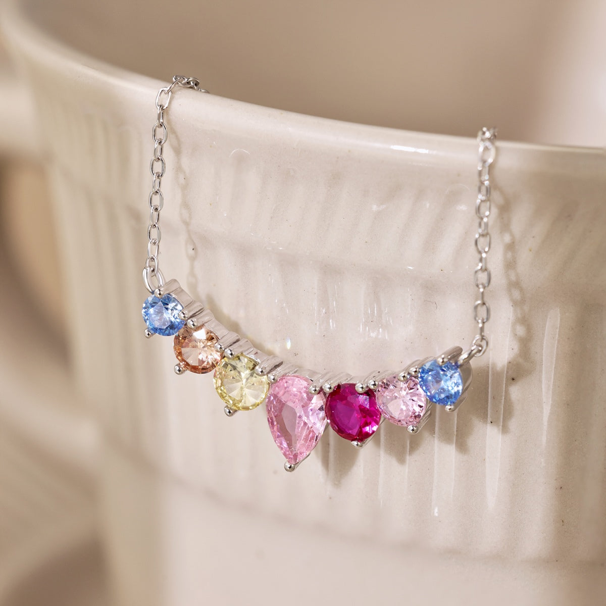 [Regalia jewelry]Dainty Colorful Heart Necklace