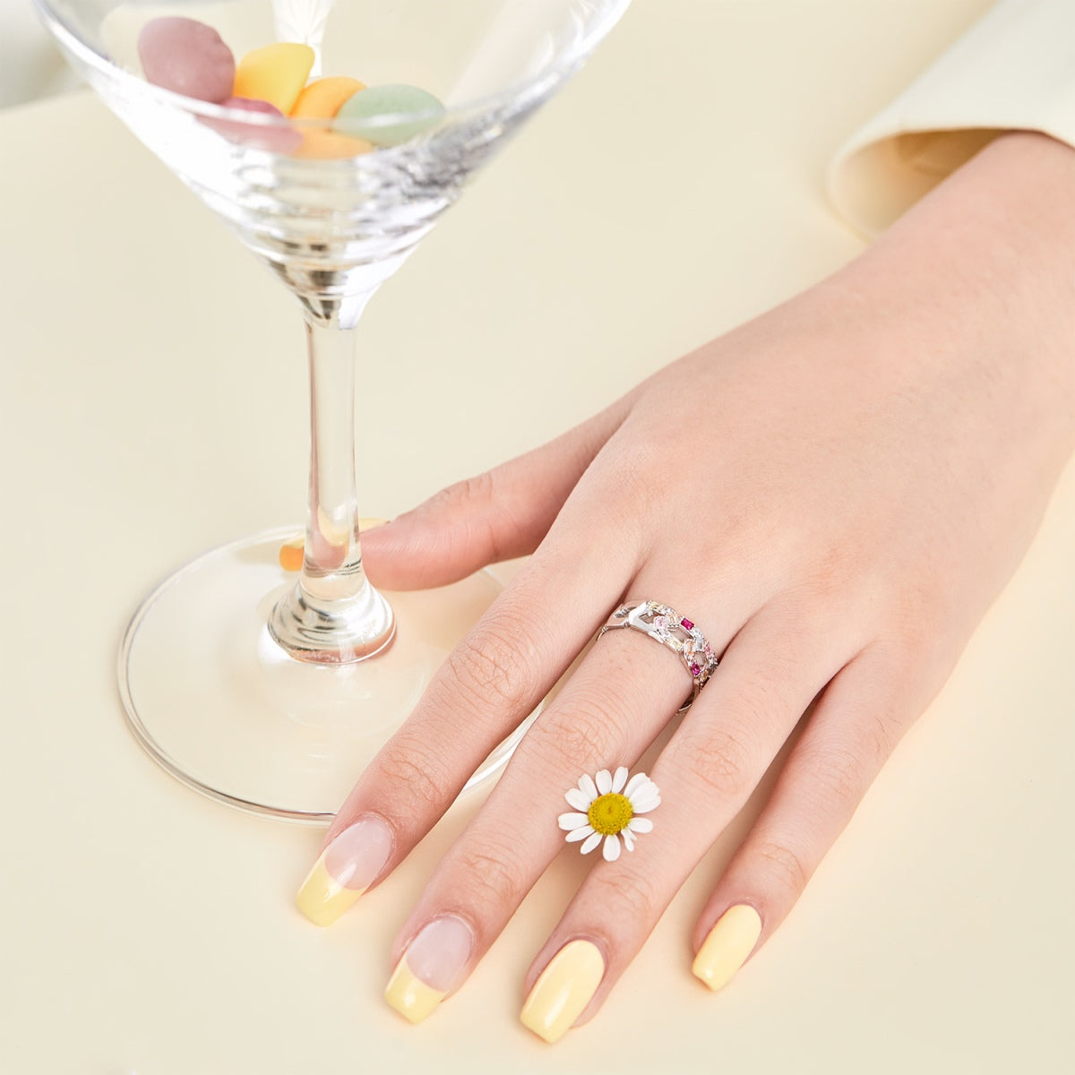 [Regalia jewelry]Sparkling Vibrant Emerald Cut Daily Ring