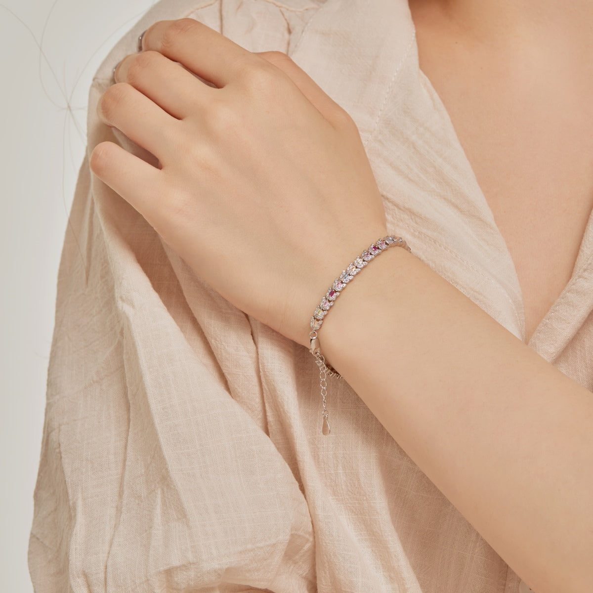 [Regalia jewelry]Delicate Colorful Multi Cut Daily Bracelet