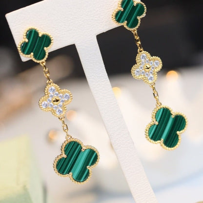 [Regalia jewelry]CLOVER EARRINGS GOLD MALACHITE DIAMOND 3 MOTIF