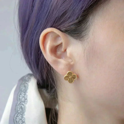 [Regalia jewelry]CLOVER MEDIUM 1 MOTIFS LASER EARRINGS