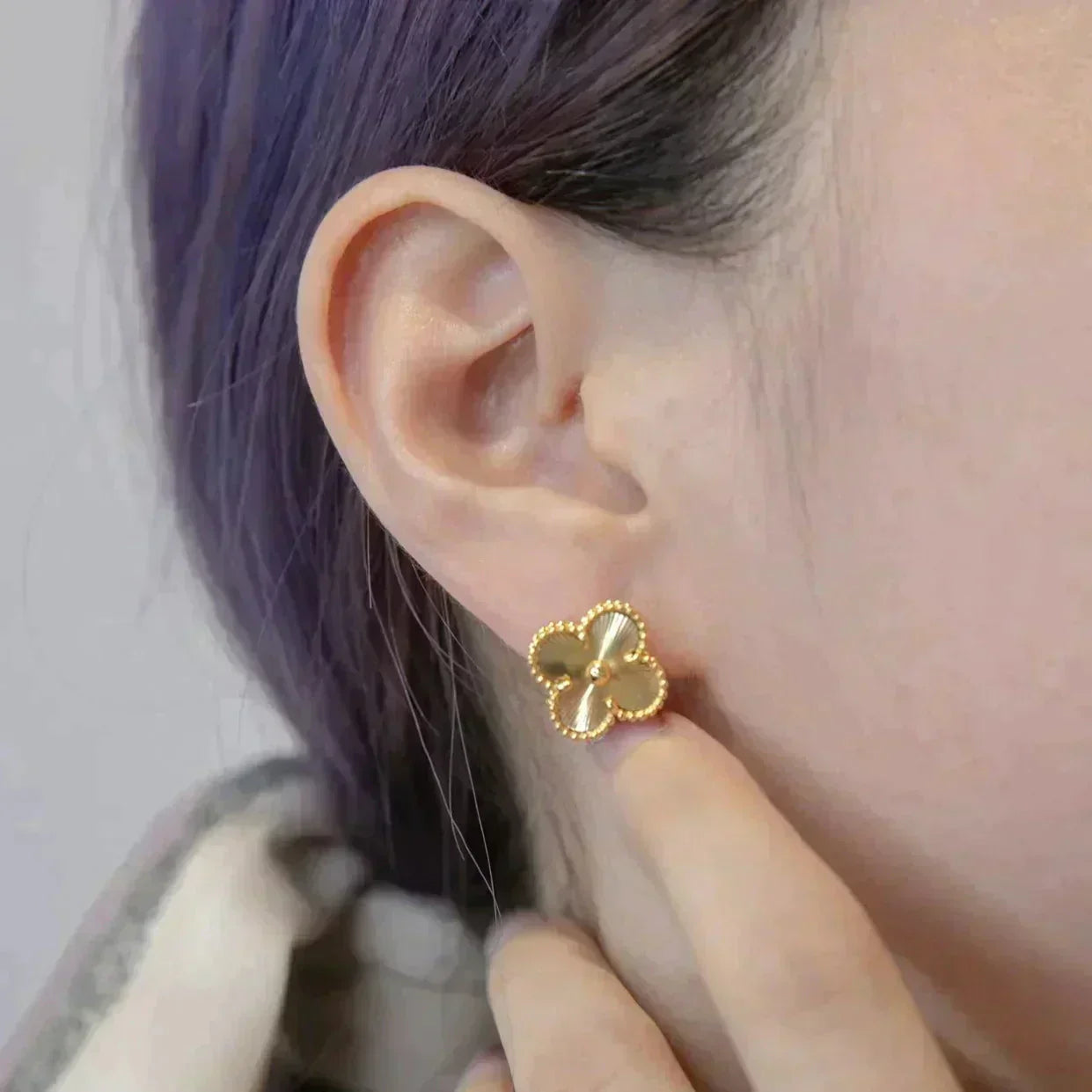 [Regalia jewelry]CLOVER MEDIUM 1 MOTIFS LASER EARRINGS