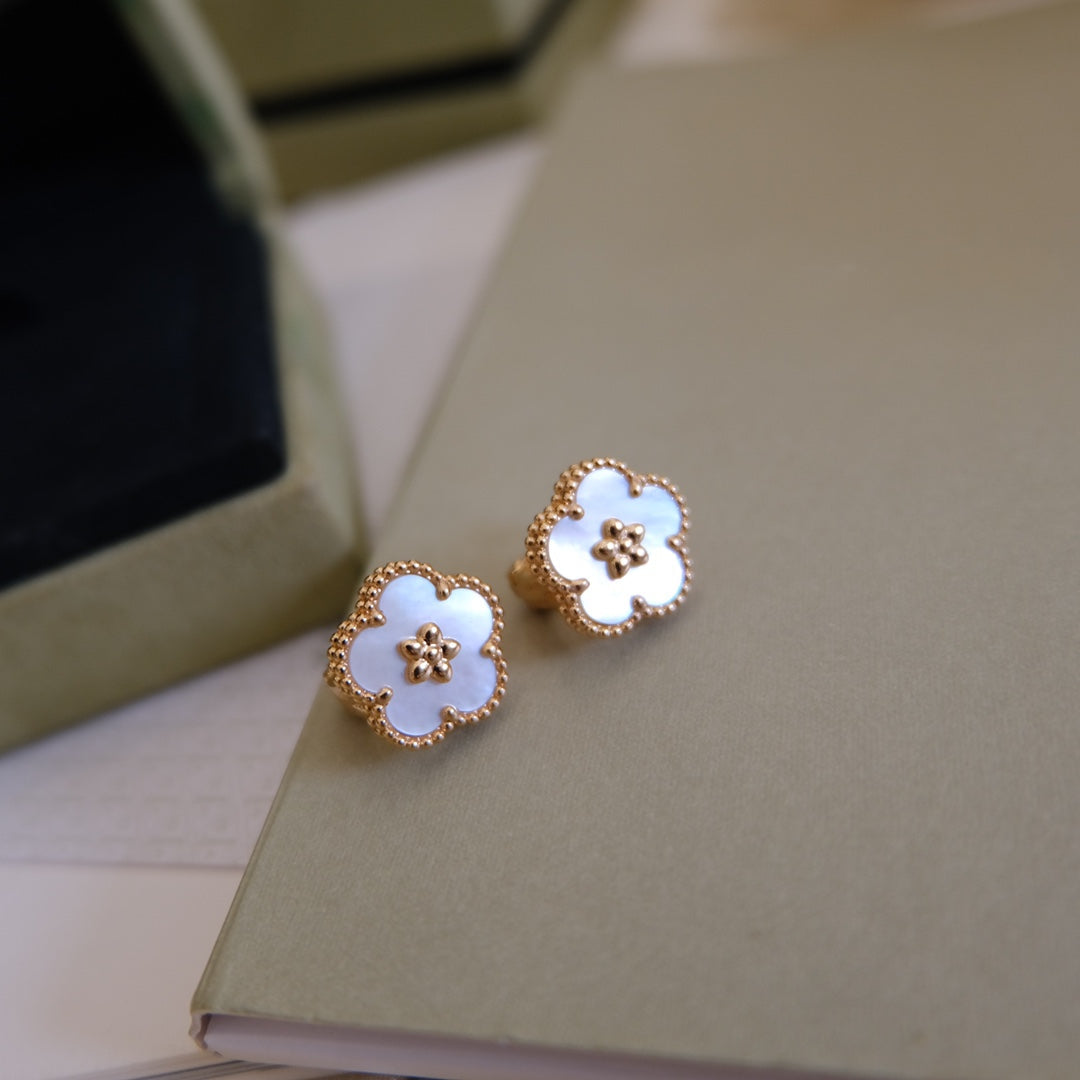 [Regalia jewelry]LUCKY PINK GOLD WHITE MOP EARRINGS