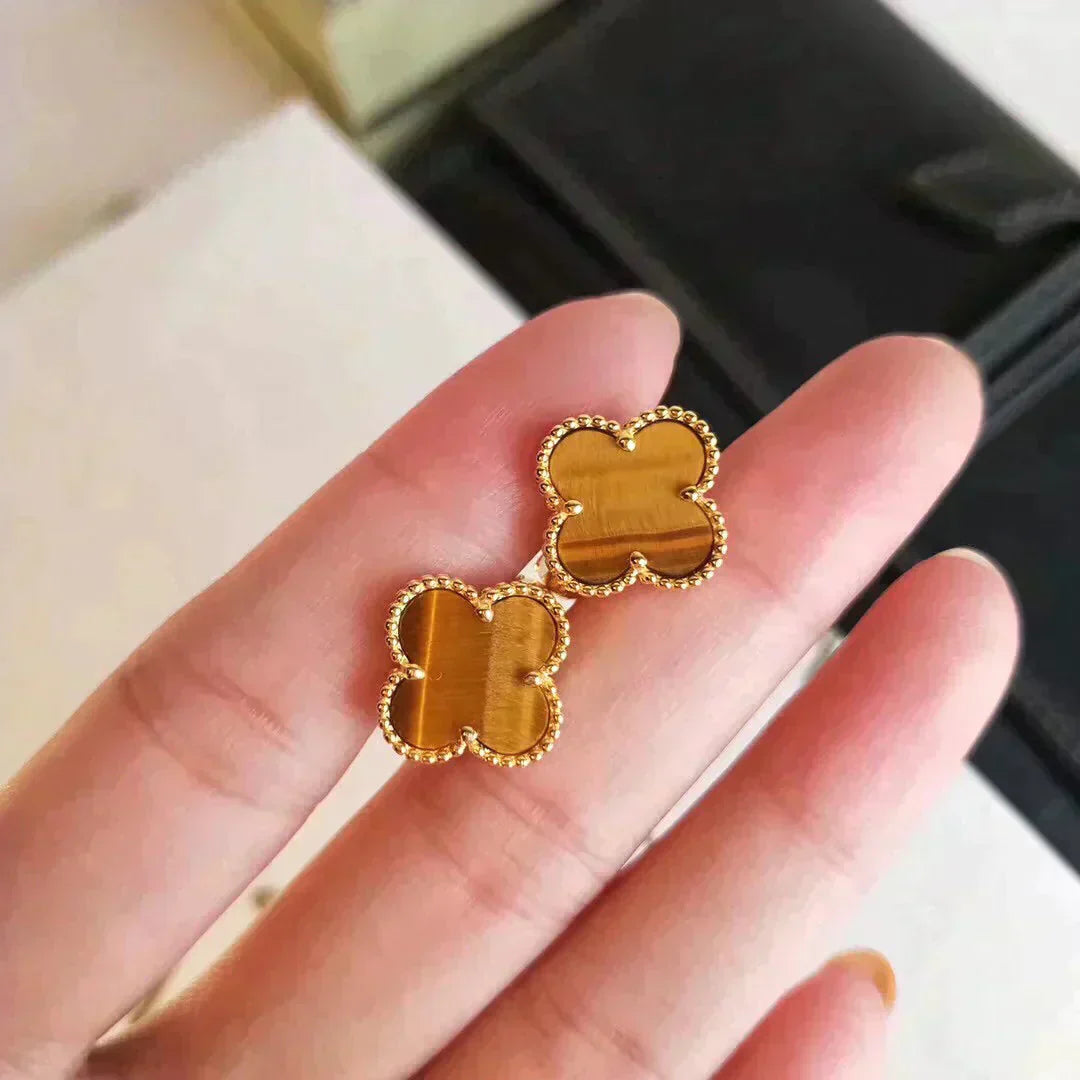 [Regalia jewelry]CLOVER MEDIUM 1 MOTIFS TIGER EYE EARRINGS