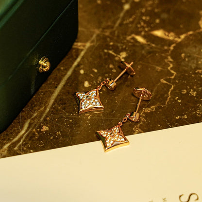 [Regalia jewelry]STAR DIAMONDS EARRINGS GOLD