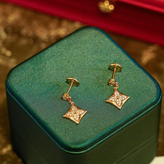 [Regalia jewelry]STAR DIAMONDS EARRINGS GOLD