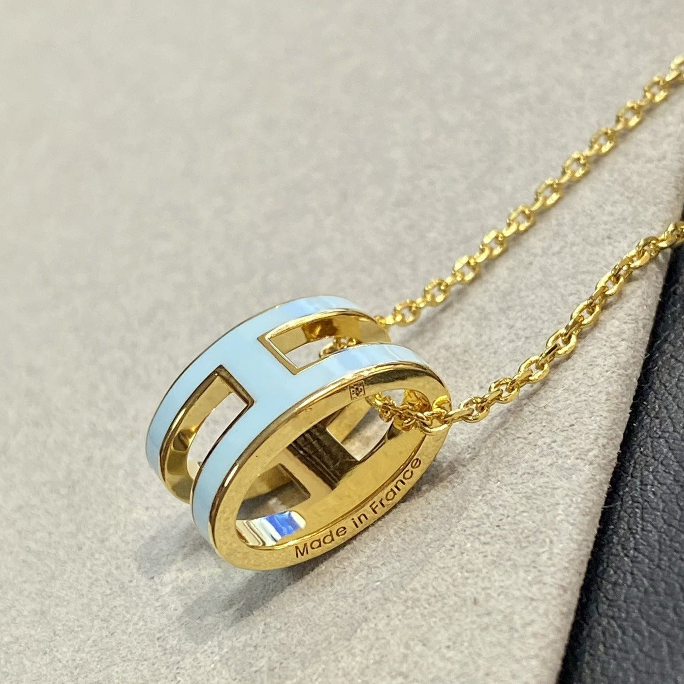 [Regalia jewelry]POP H LIGHT BLUE NECKLACE