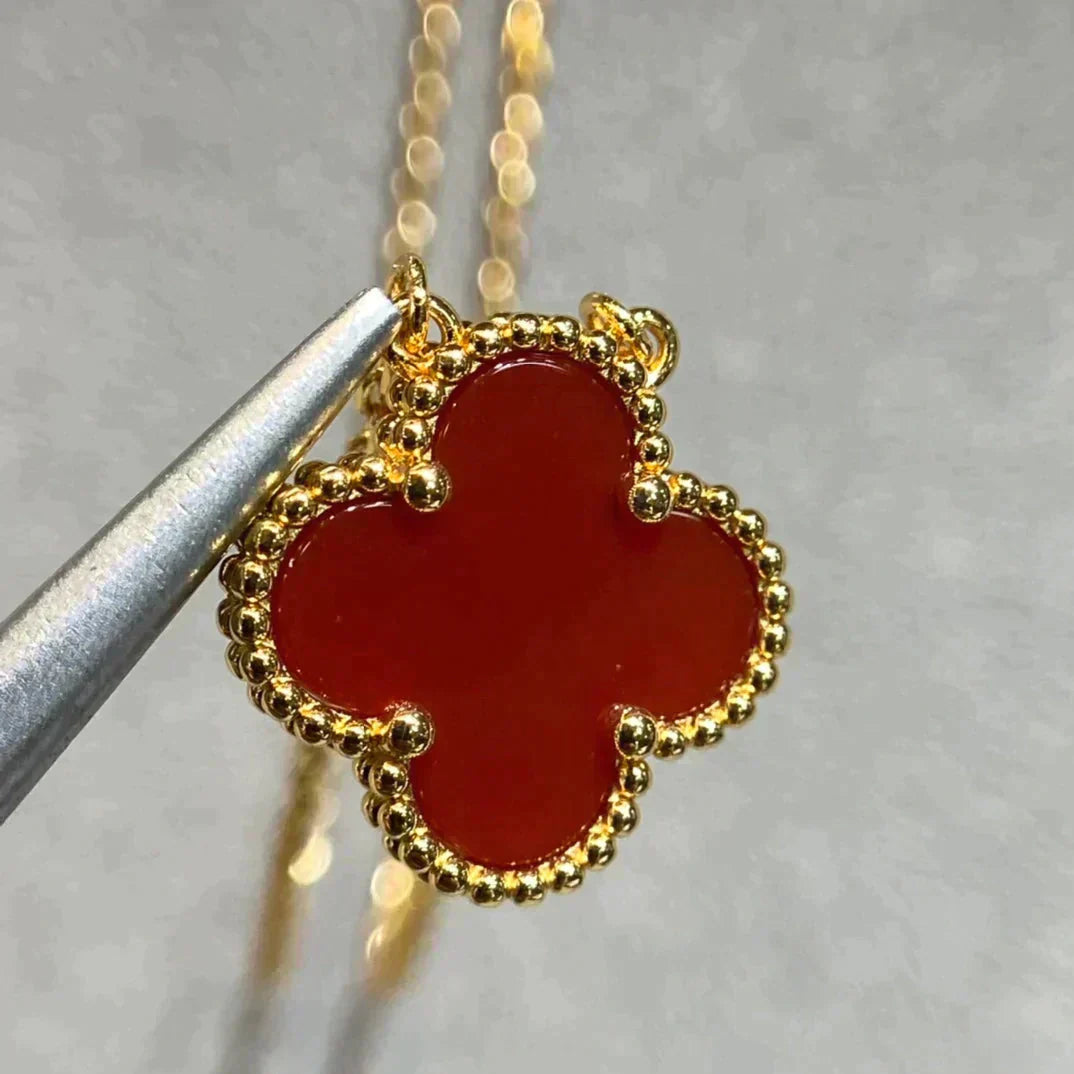 [Regalia jewelry]CLOVER 15MM CARNELIAN SINGLE FLOWER NECKLACE