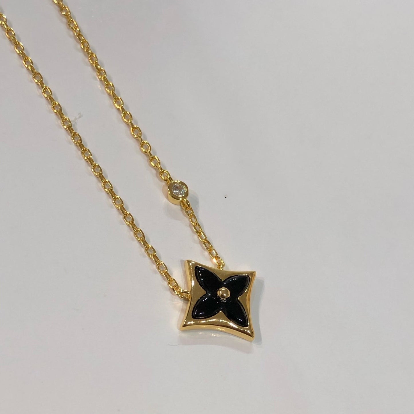 [Regalia jewelry]STAR BLACK MOP NECKLACE