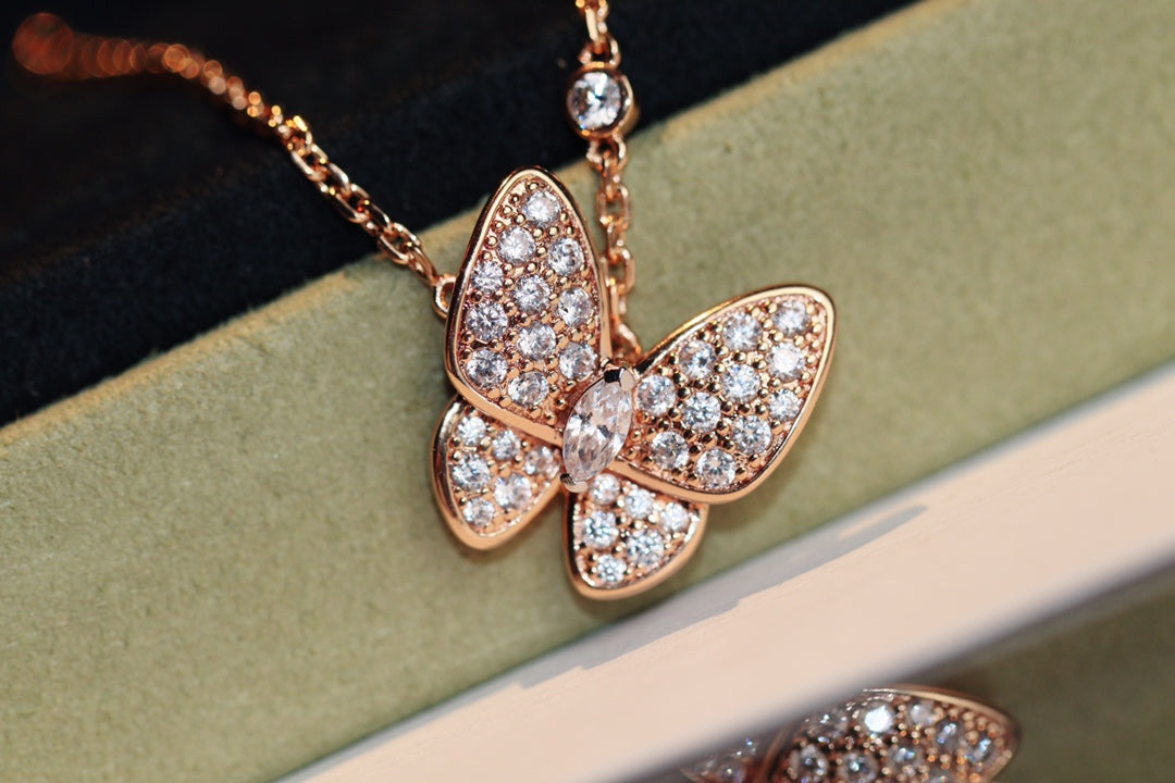 [Regalia jewelry]BUTTERFLY DIAMOND NECKLACE