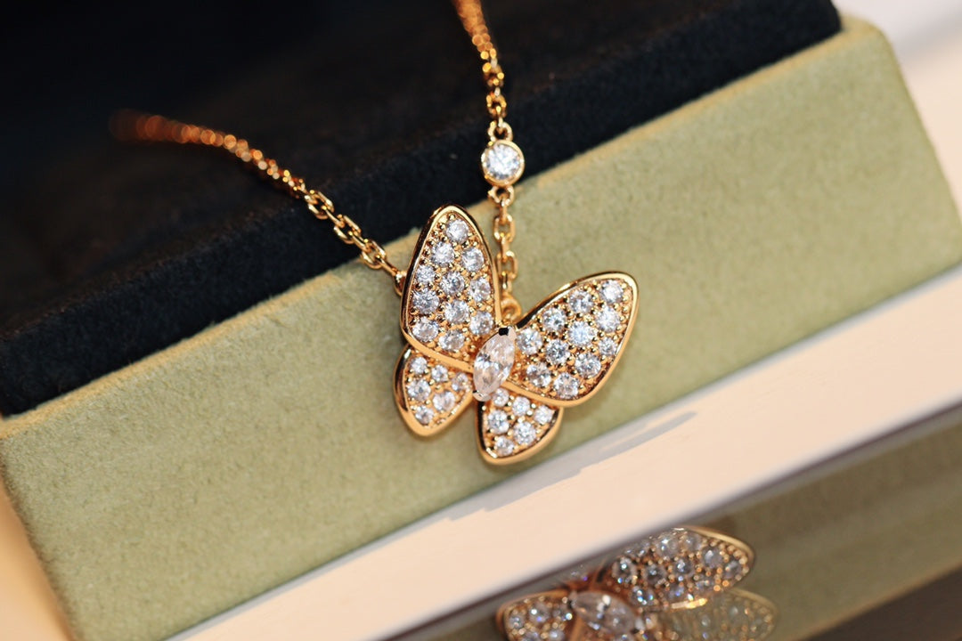 [Regalia jewelry]BUTTERFLY DIAMOND NECKLACE