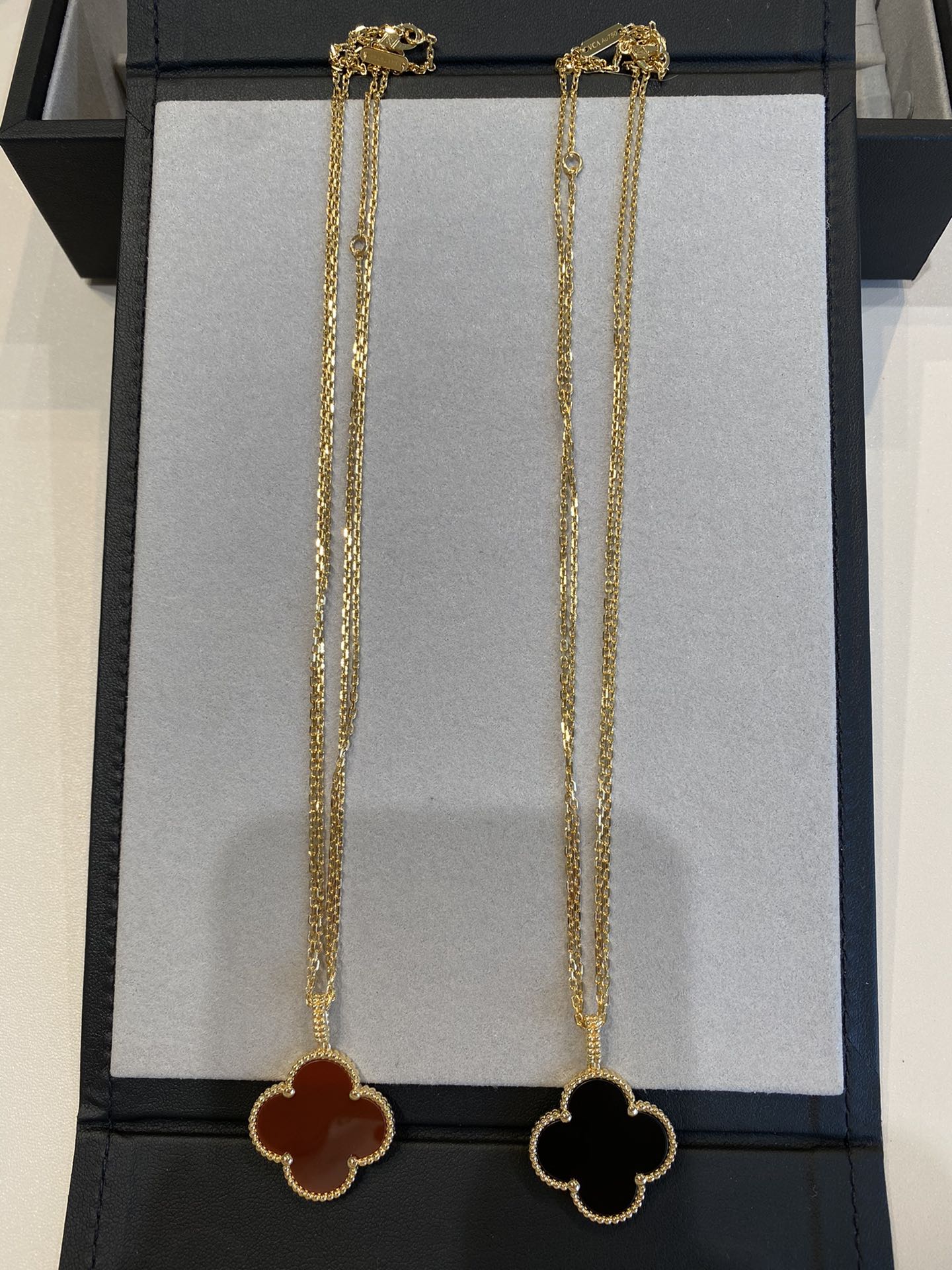 [Regalia jewelry]CLOVER 25MM NECKLACE GOLD CARNELIAN