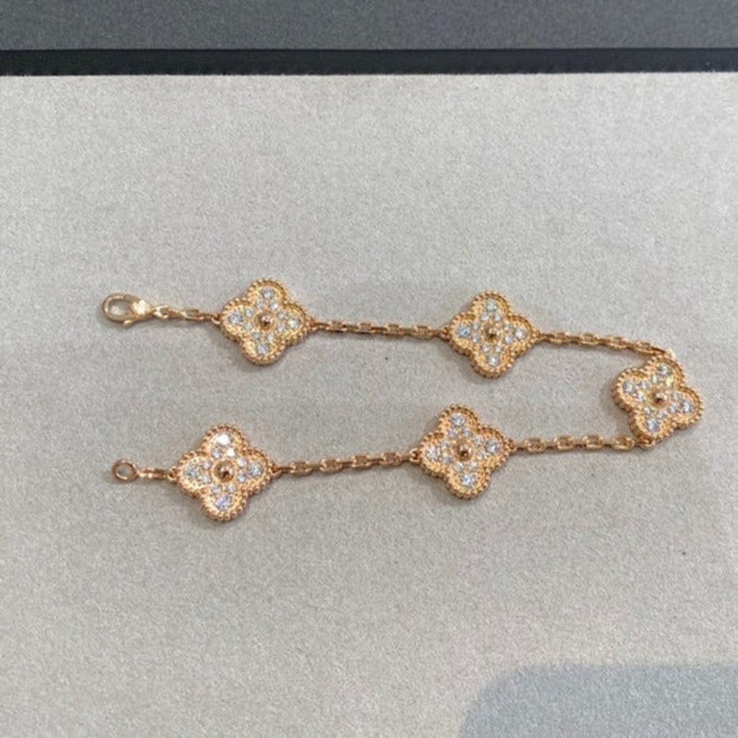 [Regalia jewelry]CLOVER 5 MOTIFS  FULL DIAMOND BRACELET