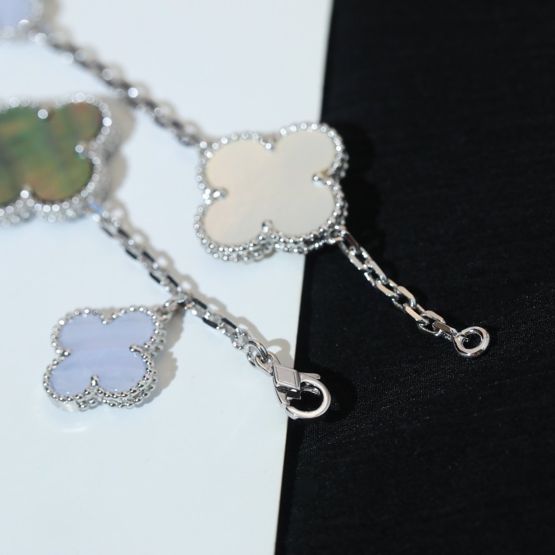 [Regalia jewelry]CLOVER BRACELET 5 MOTIFS MOP CHALCEDONY SILVER