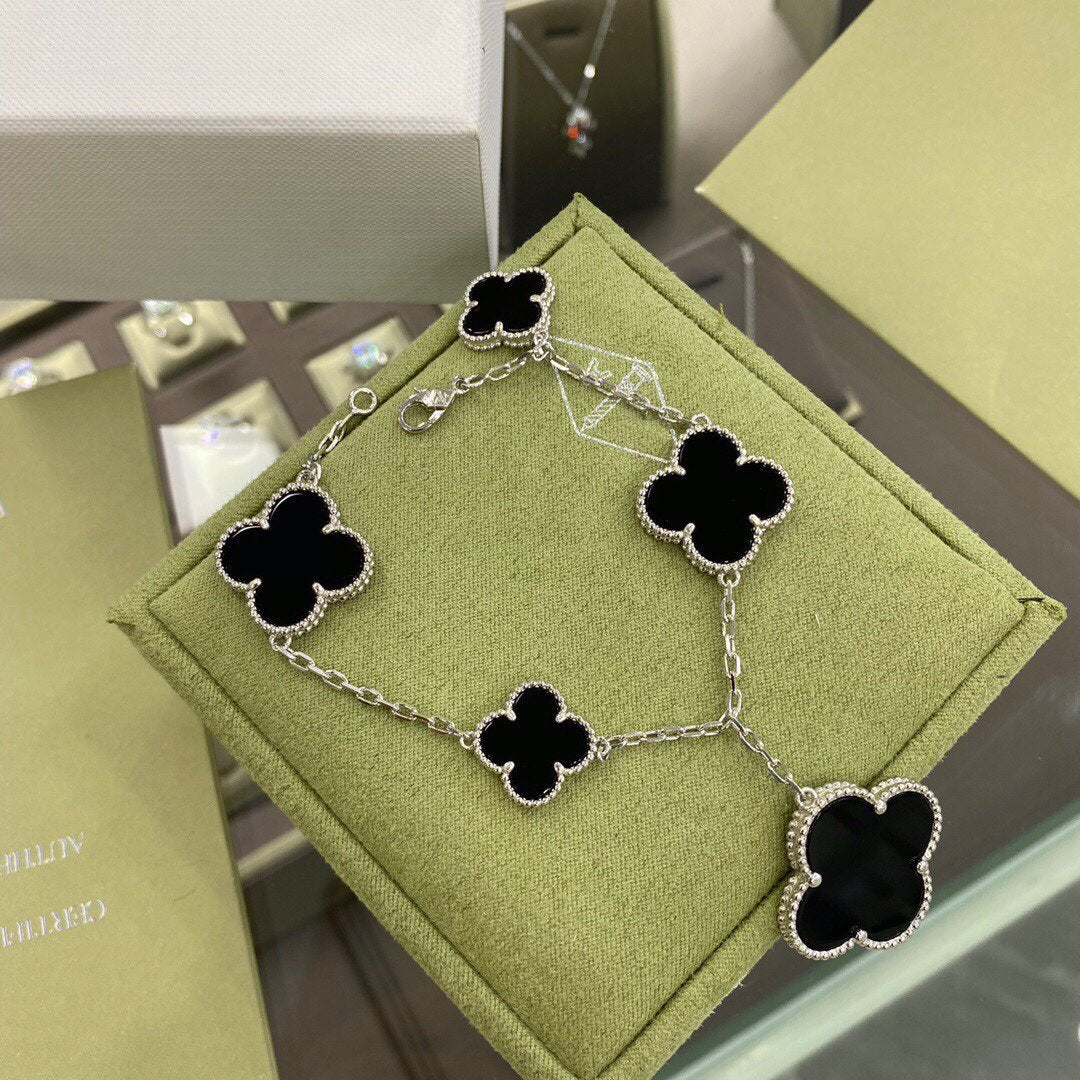 [Regalia jewelry]CLOVER 5 MOTIFS SIVLER ONYX BRACELET