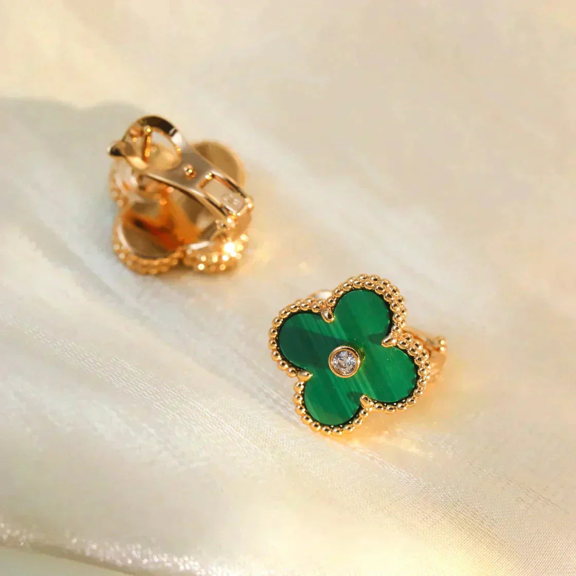 [Regalia jewelry]CLOVER MEDIUM 1 MOTIFS MALACHITE DIAMOND EARRINGS