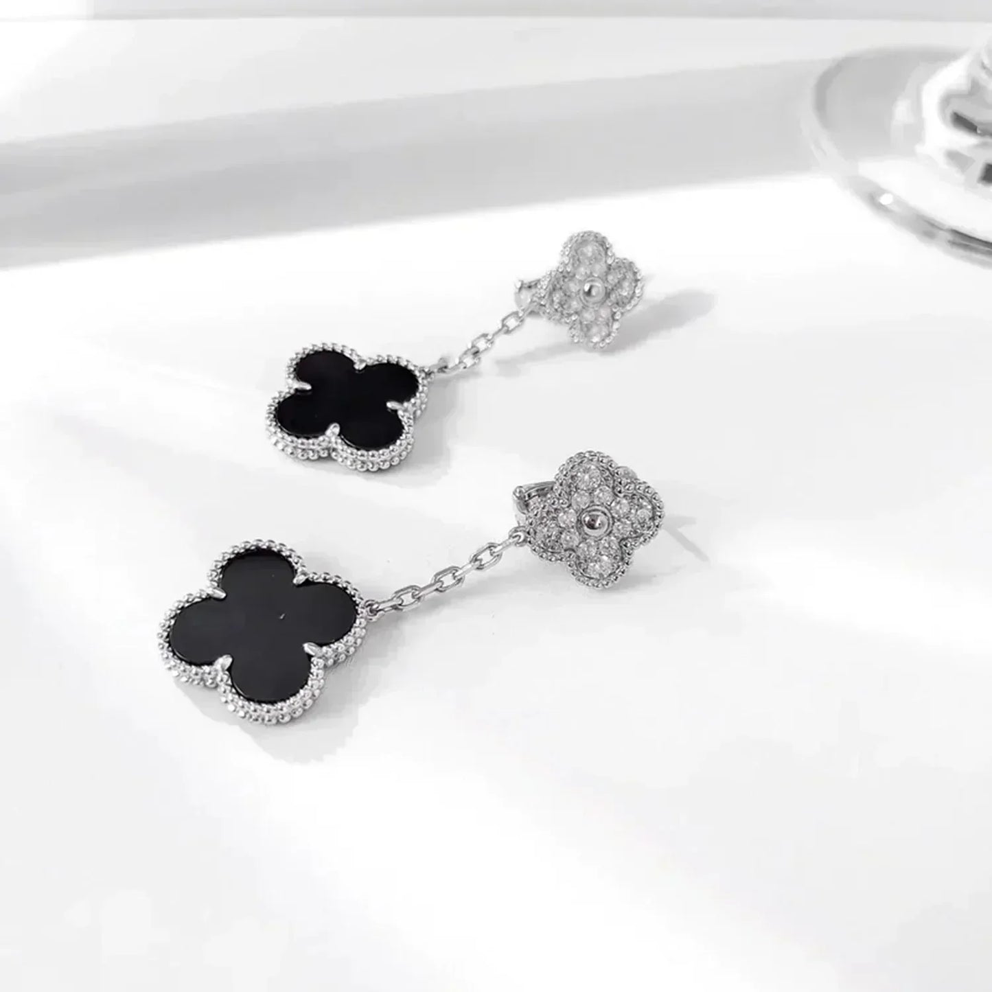 [Regalia jewelry]CLOVER 2 MOTIFS  DIAMOND ONYX EARRINGS SILVER