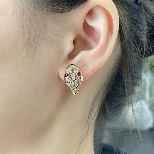 [Regalia jewelry]SERPENT DIAMOND STUD EARRINGS