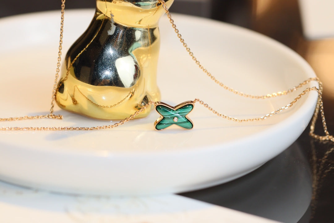 [Regalia jewelry]JEUX MALACHITE 1 DIAMOND PINK GOLD NECKLACE