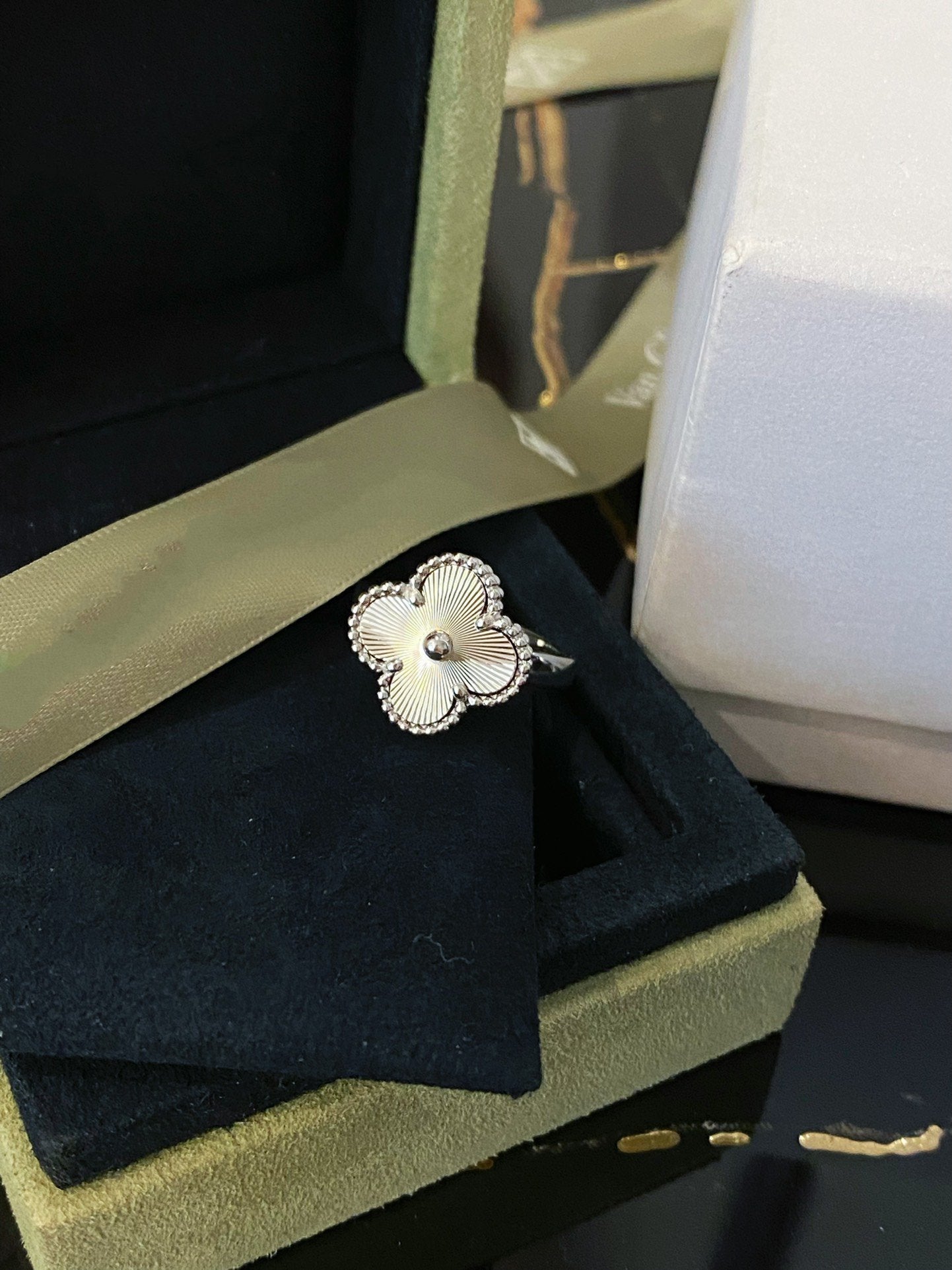 [Regalia jewelry]CLOVER SILVER RING