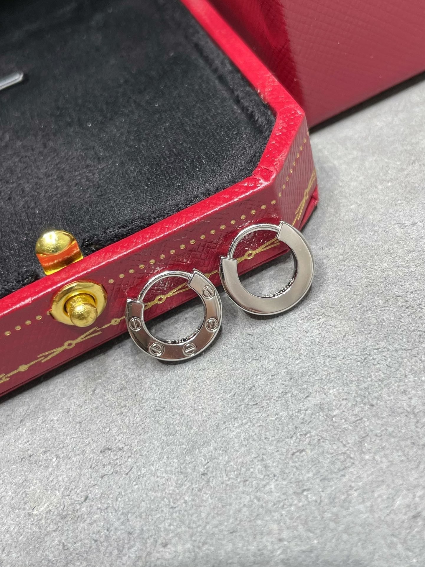 [Regalia jewelry]LOVE MINI EARRINGS