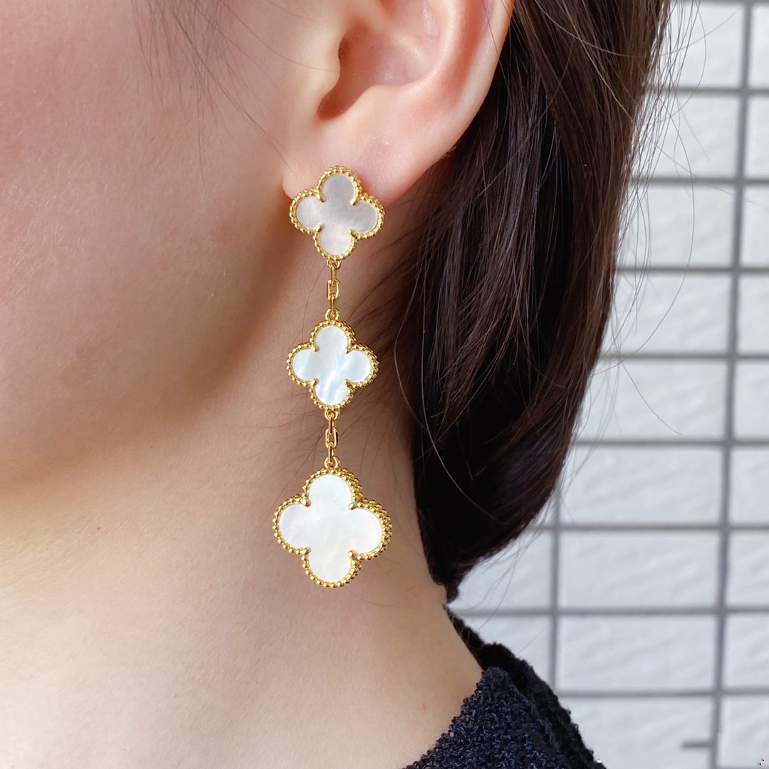 [Regalia jewelry]CLOVER MOP 3 MOTIFS GOLD EARRINGS