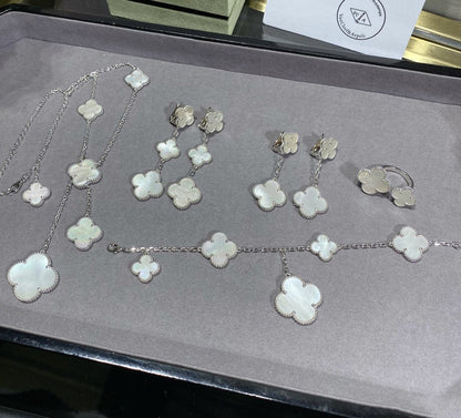 [Regalia jewelry]CLOVER 5 MOTIF WHITE MOP SILVER BRACELET