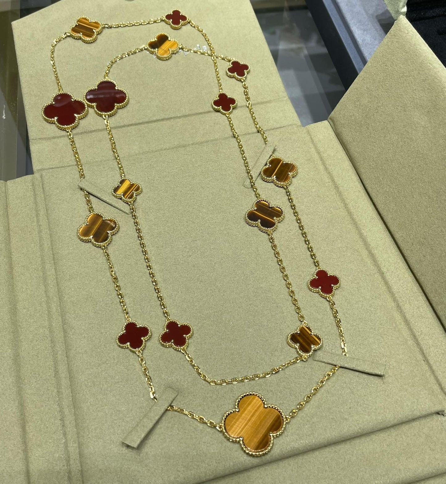 [Regalia jewelry]CLOVER 16 MOTIF CARNELIAN TIGER EYE ROSE GOLD NECKLACE