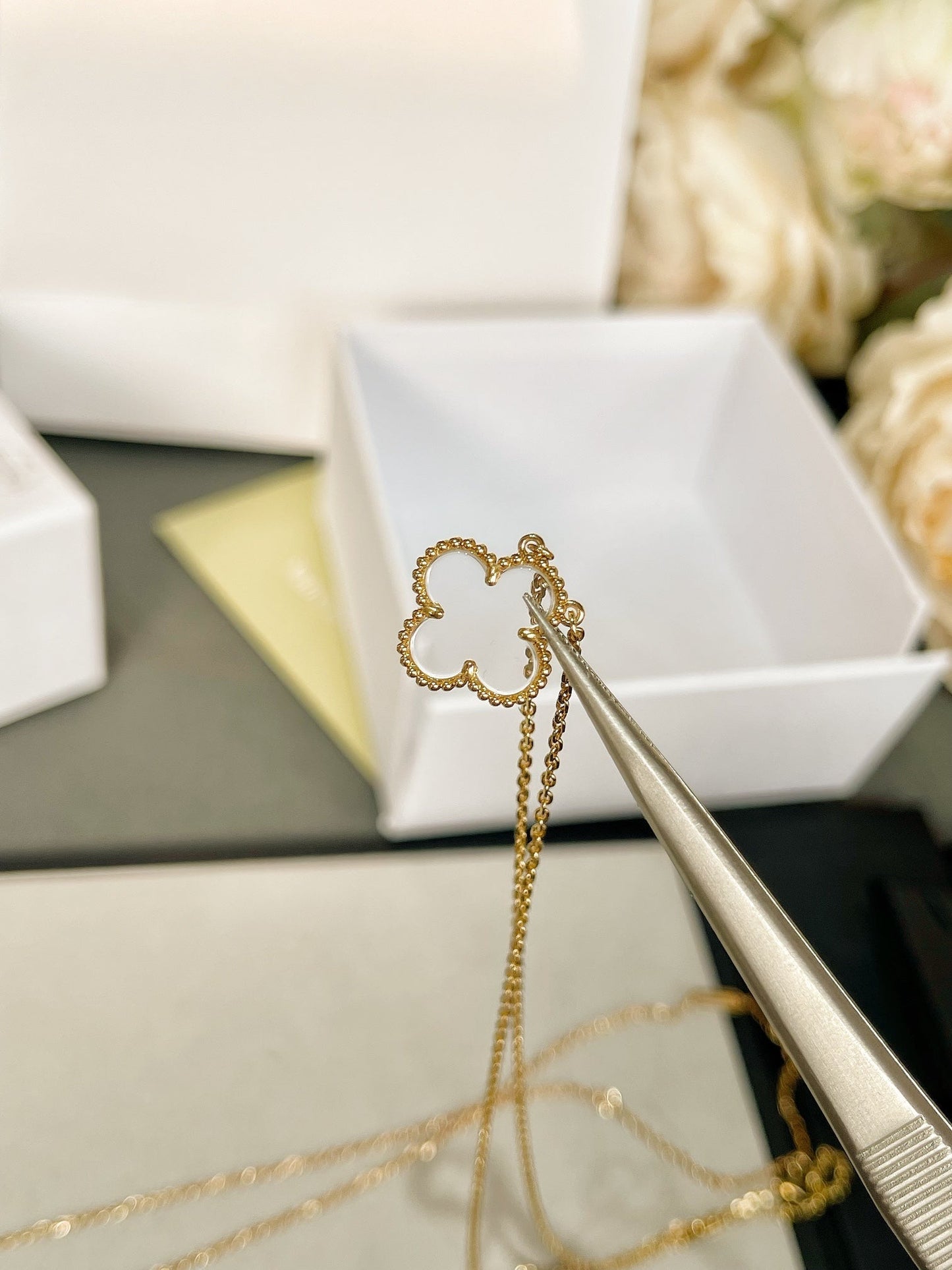 [Regalia jewelry]CLOVER ROCK CRYSTAL ROSE GOLD NECKLACE