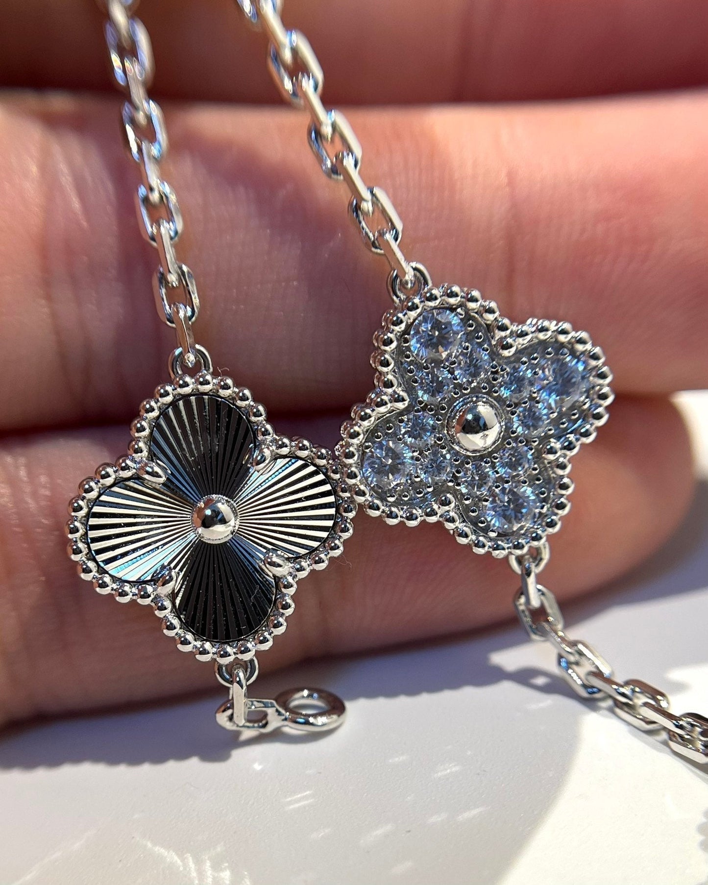 [Regalia jewelry]CLOVER 5 MOTIF SILVER DIAMOND BRACELET