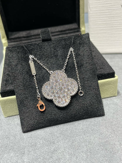 [Regalia jewelry]CLOVER 25MM LARGE PENDANT DIAMOND PAVED SILVER NECKLACE