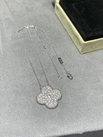 [Regalia jewelry]CLOVER 25MM LARGE PENDANT DIAMOND PAVED SILVER NECKLACE