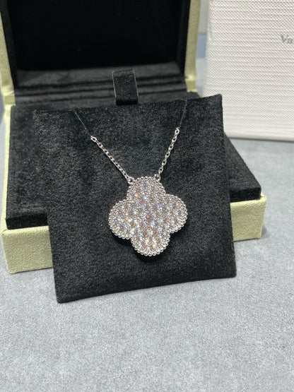 [Regalia jewelry]CLOVER 25MM LARGE PENDANT DIAMOND PAVED SILVER NECKLACE