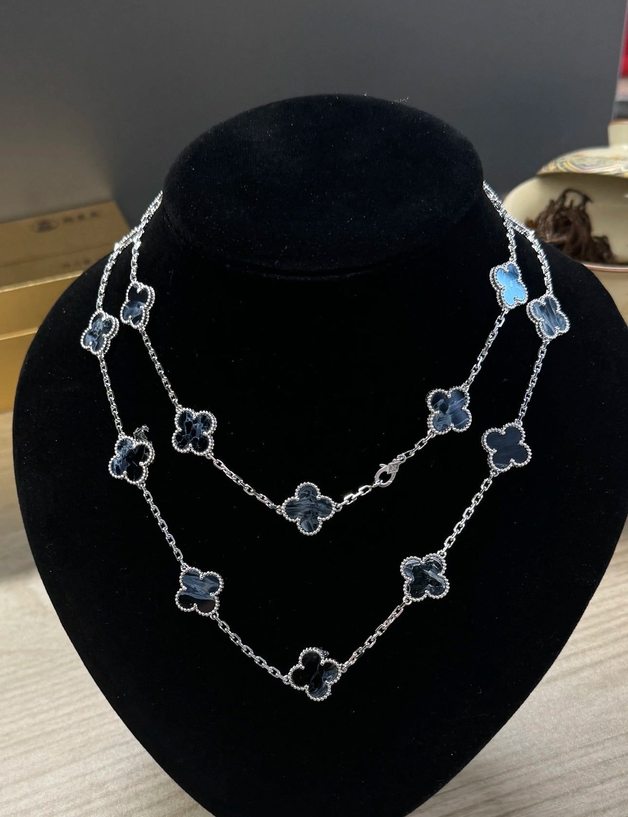 [Regalia jewelry]CLOVER 20 MOTIFS BIDE STONE NECKLACE