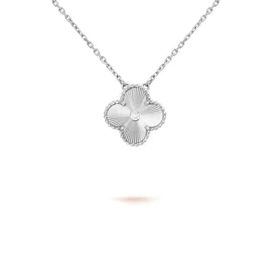 [Regalia jewelry]CLOVER  15MM DIAMOND LASER NECKLACE SILVER