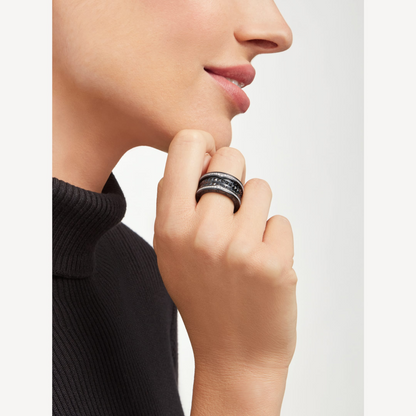 [Regalia jewelry]ZERO 1 ROCK FOUR-BAND BLACK CERAMIC WITH STUDDED SPIRAL AND PAVED DIAMONDS RING