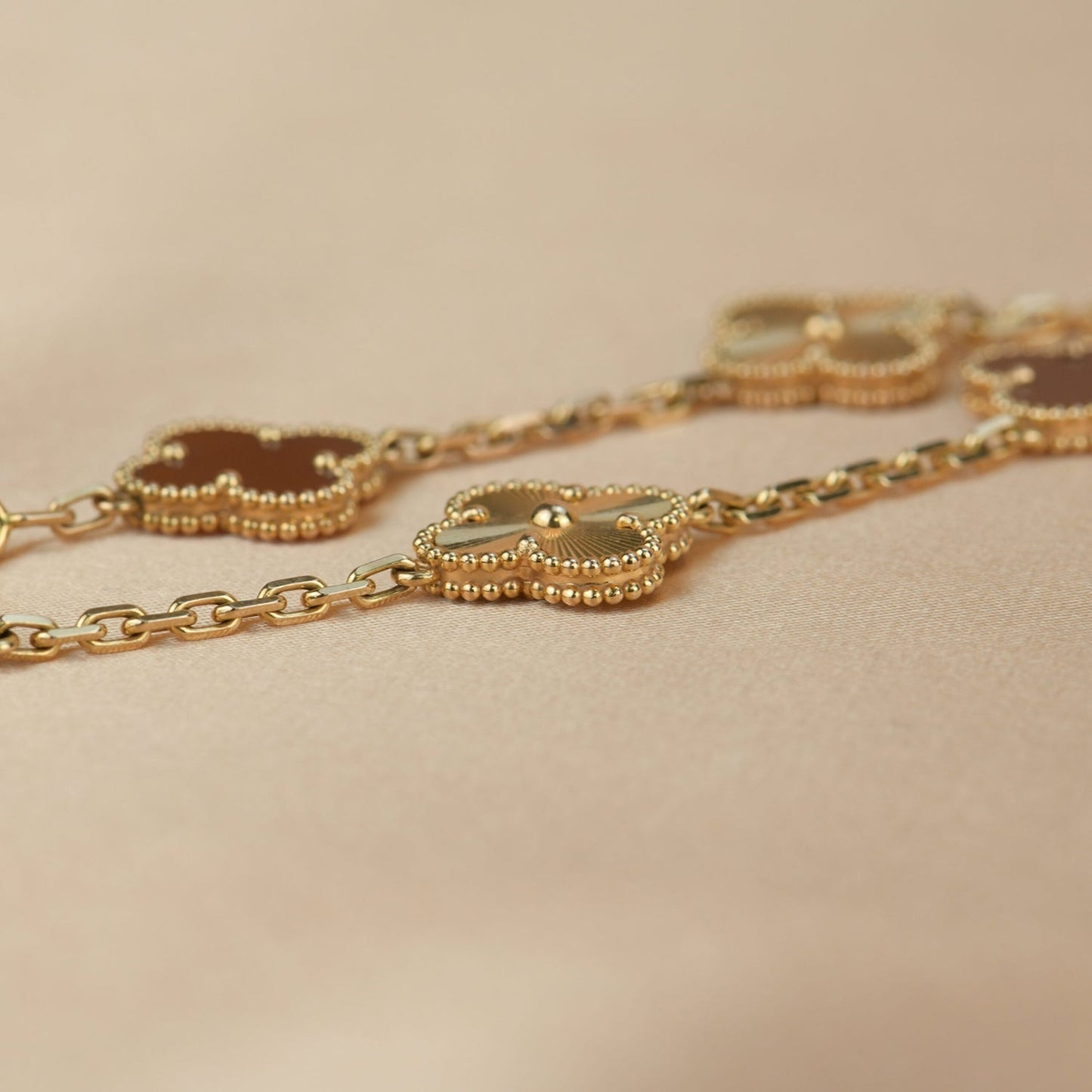 [Regalia jewelry]CLOVER  5 MOTIFS CARNELIAN GOLD BRACELET