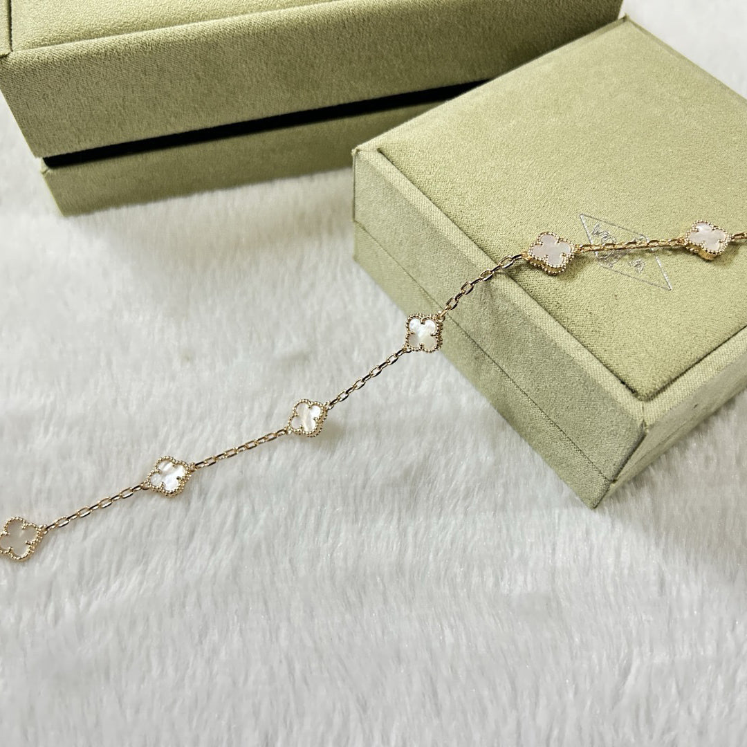 [Regalia jewelry]CLOVER 6 MOTIF WHITE MOP BRACELET