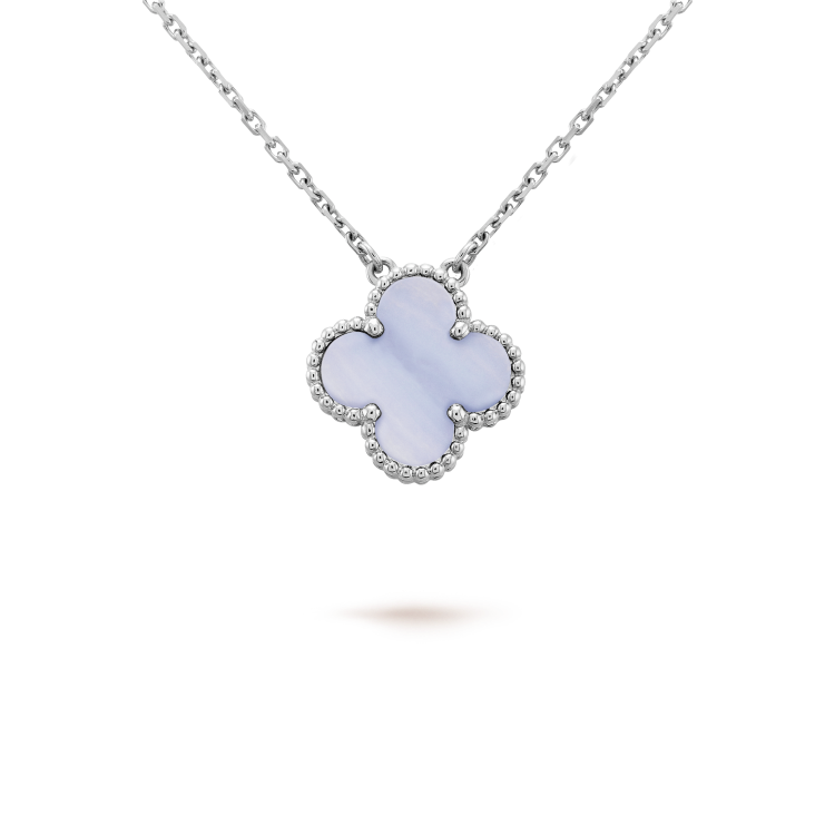 [Regalia jewelry]CLOVER 15MM BLUE CHALCEDONY NECKLACE SILVER