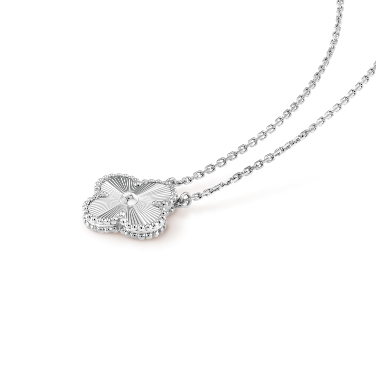 [Regalia jewelry]CLOVER 15MM LASER NECKLACE SILVER
