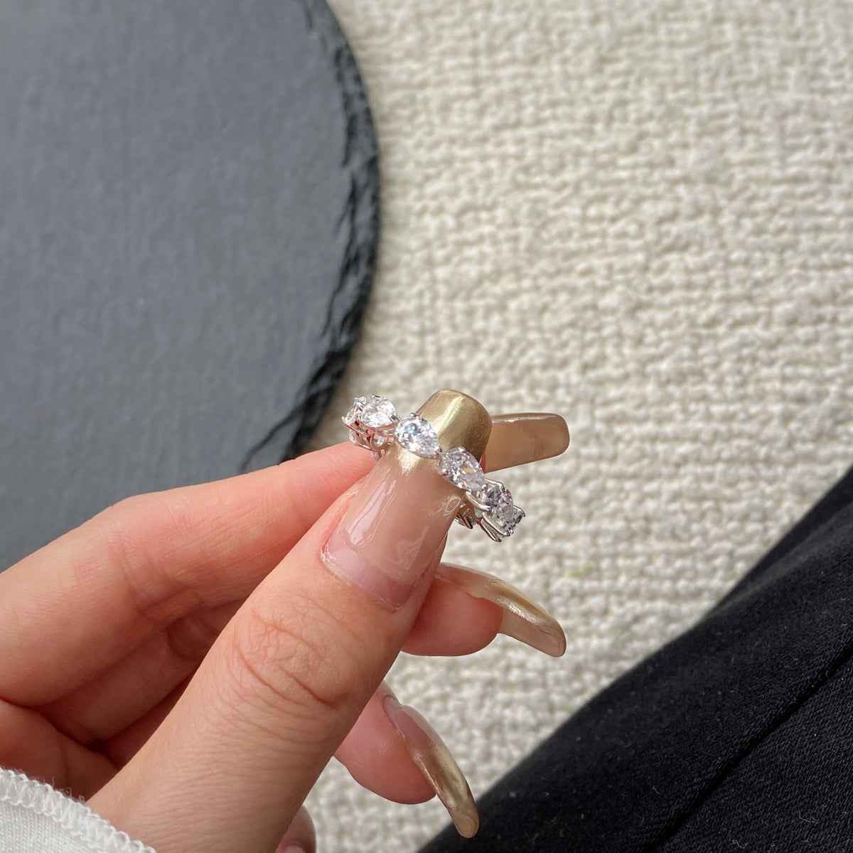 [Regalia jewelry]Exquisite Pear Cut Tennis Ring