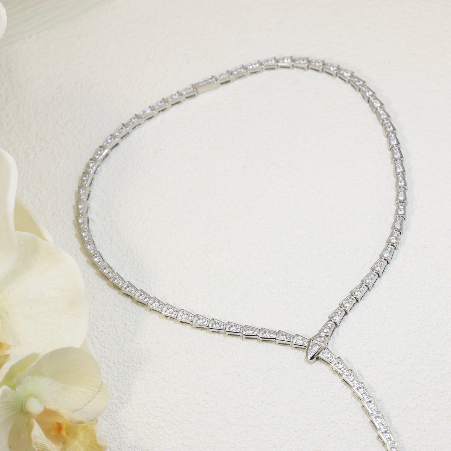 [Regalia jewelry]SERPENTI NECKLACE SILVER DIAMOND