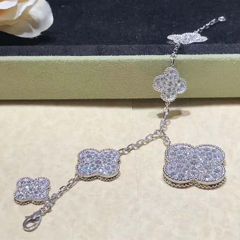 [Regalia jewelry]CLOVER 6 MOTIFS SILVER DIAMOND BRACELET